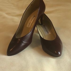Etienne Aigner heels